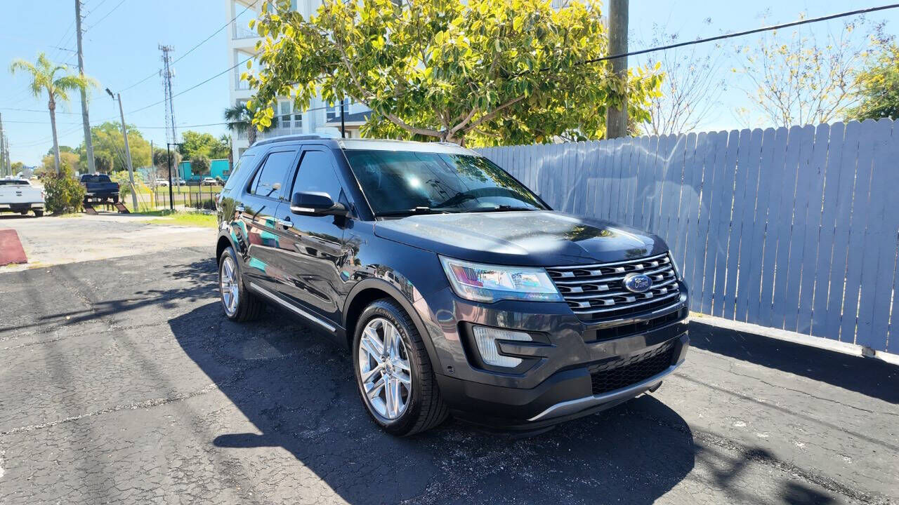 2017 FORD Explorer