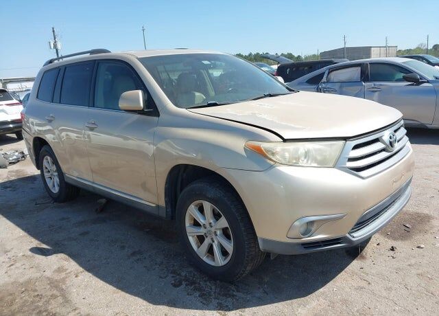 2011 TOYOTA Highlander