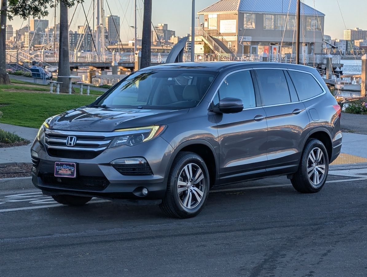 2017 HONDA Pilot