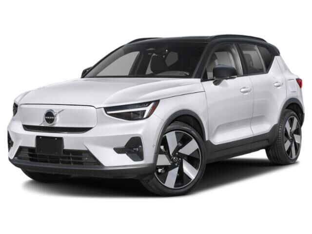 2023 VOLVO XC40
