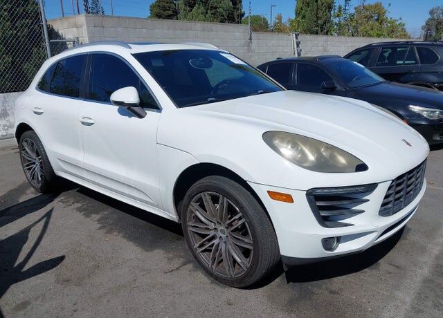 2015 PORSCHE Macan