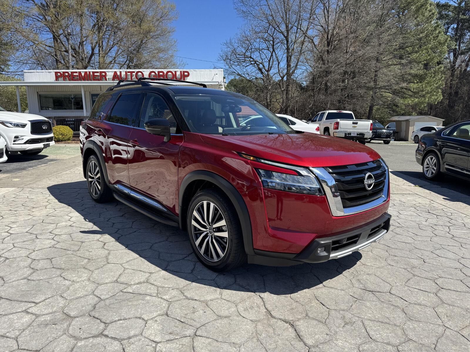 2022 NISSAN Pathfinder