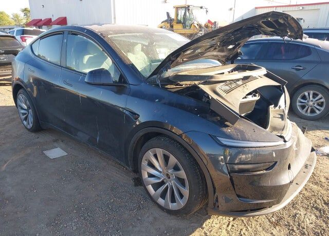 2026 TESLA Model Y