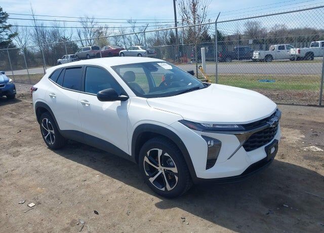 2024 CHEVROLET Trax