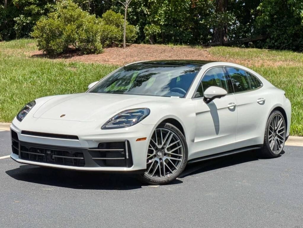 2024 PORSCHE Panamera