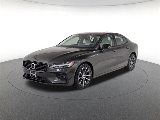 2022 VOLVO S60