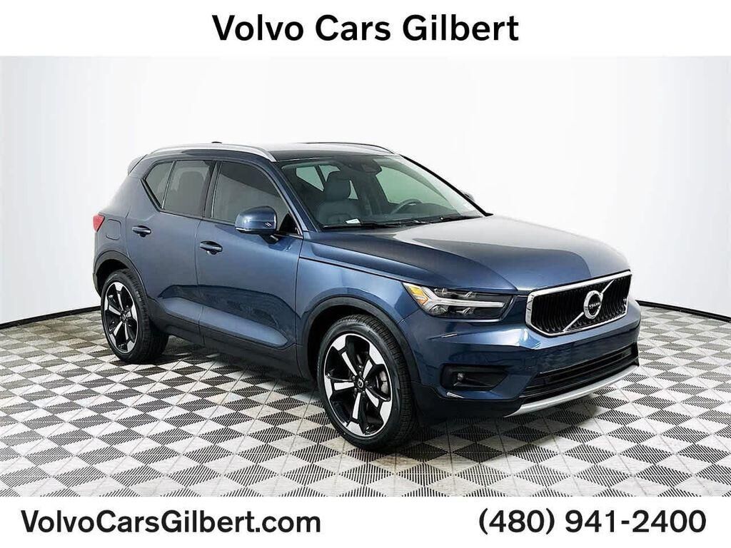 2021 VOLVO XC40