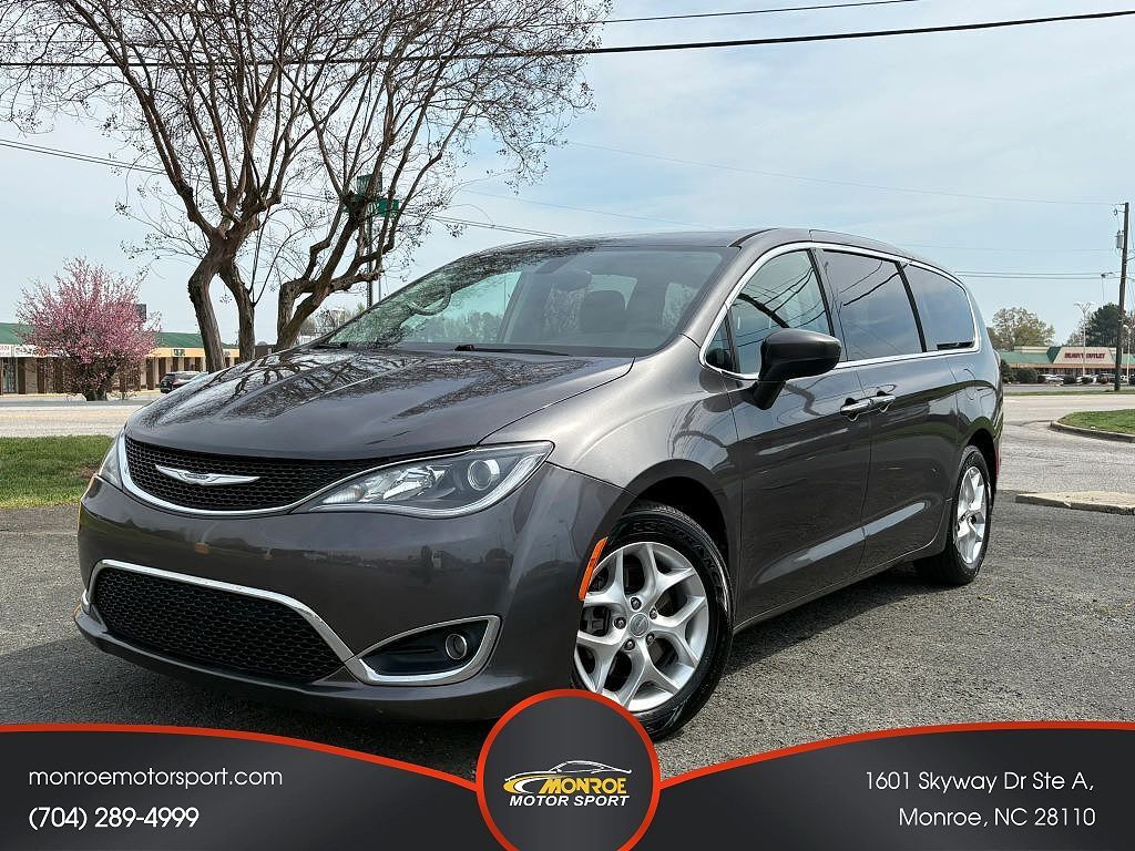 2017 CHRYSLER Pacifica