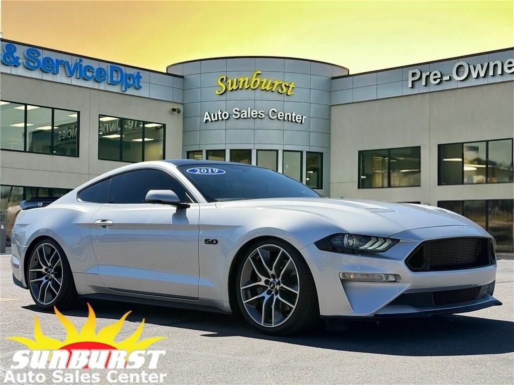 2019 FORD Mustang