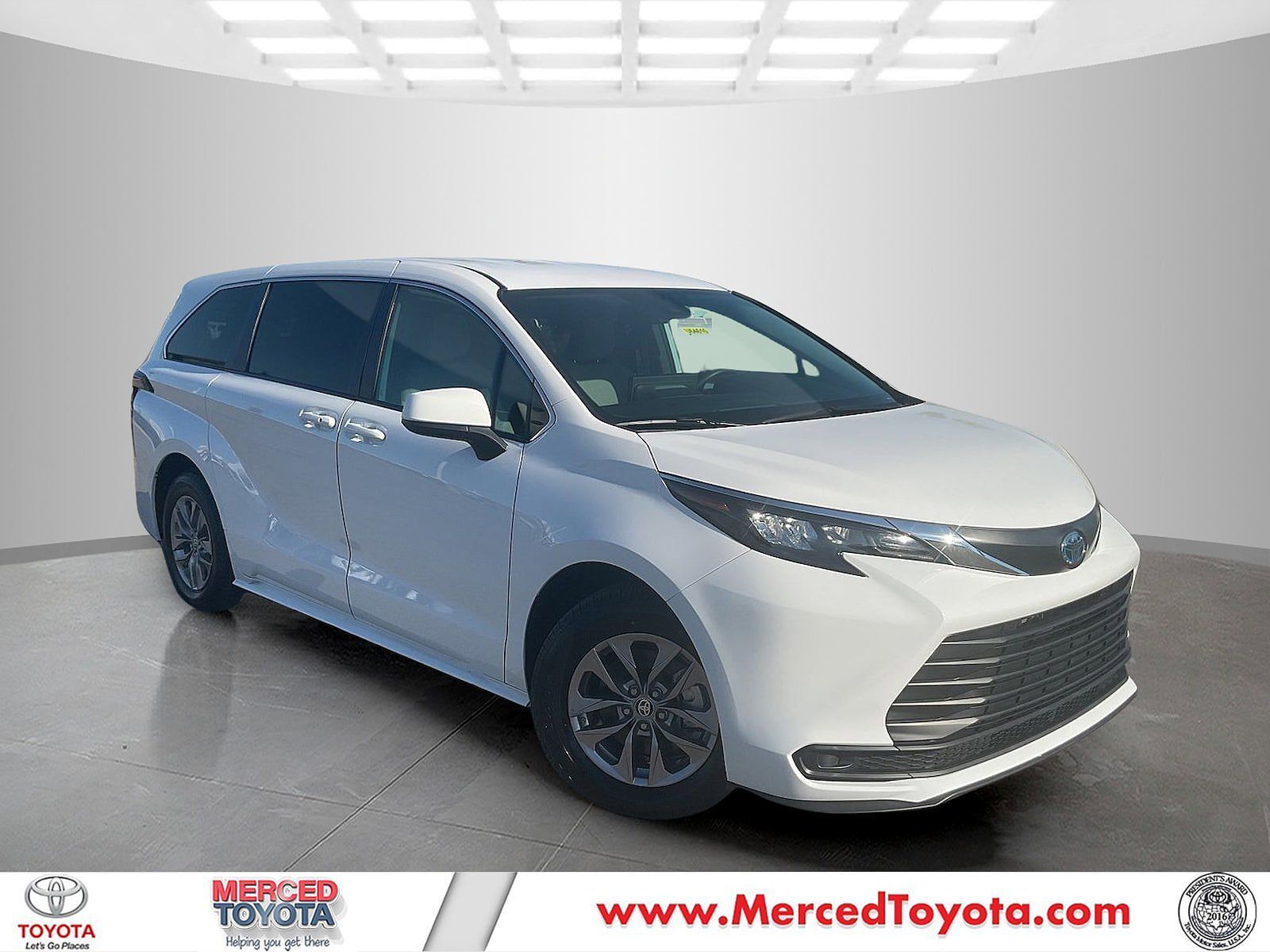 2025 TOYOTA Sienna