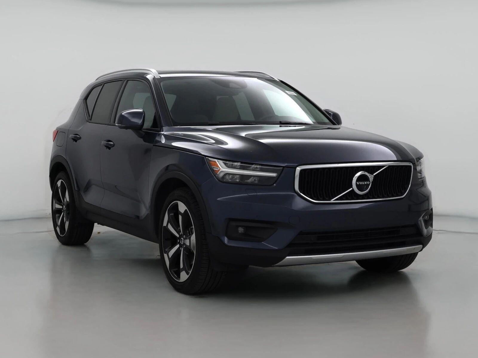 2021 VOLVO XC40