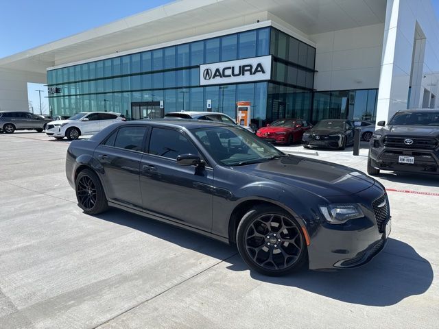 2019 CHRYSLER 300