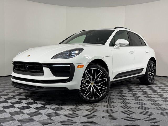 2026 PORSCHE Macan