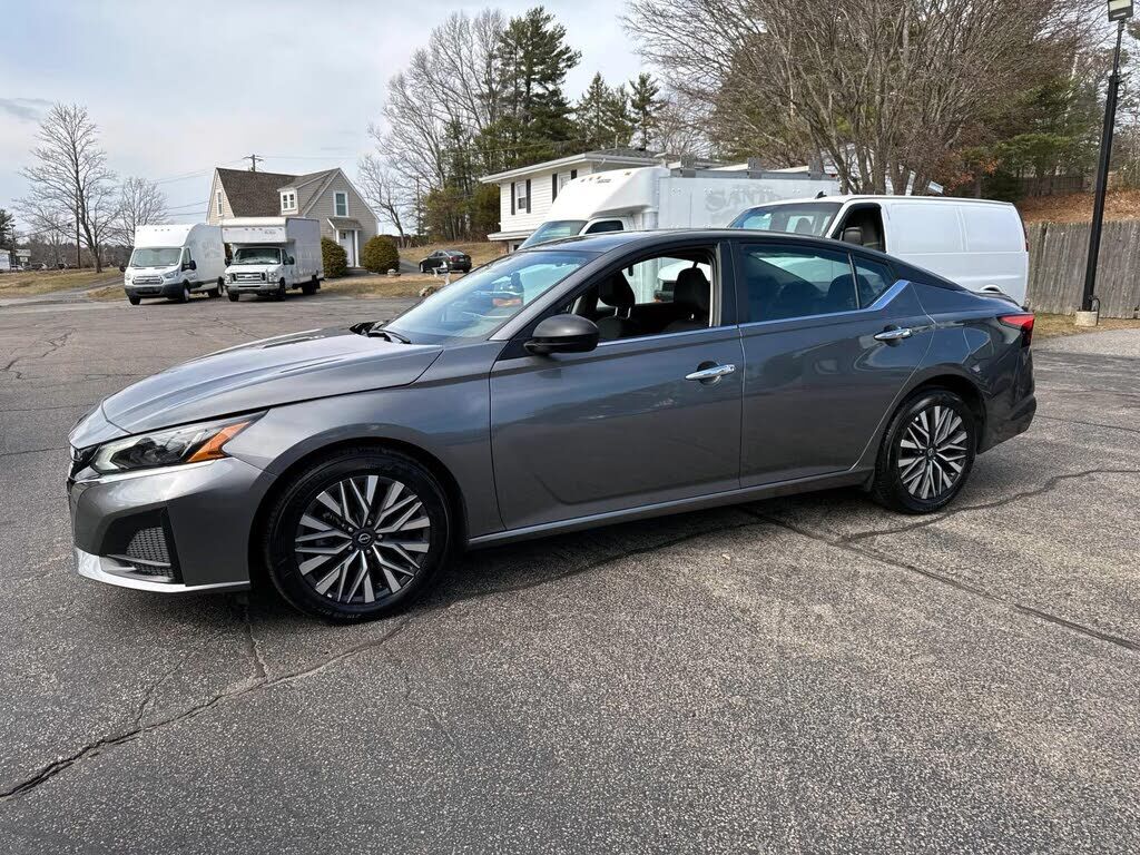 2024 NISSAN Altima