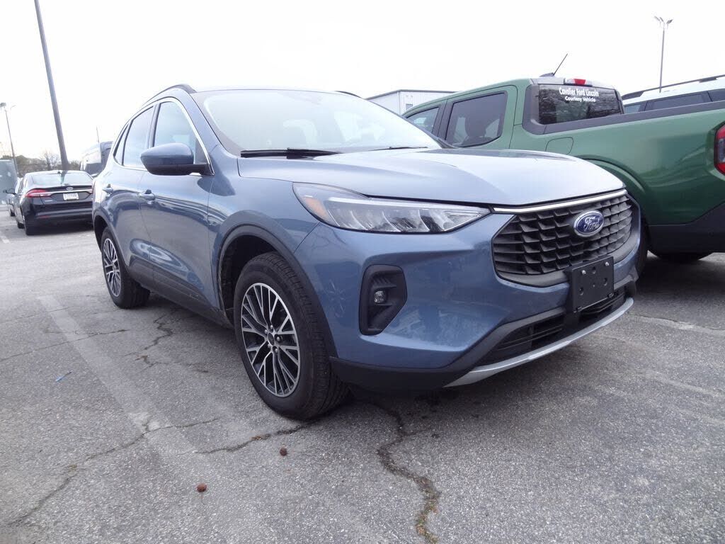 2025 FORD Escape