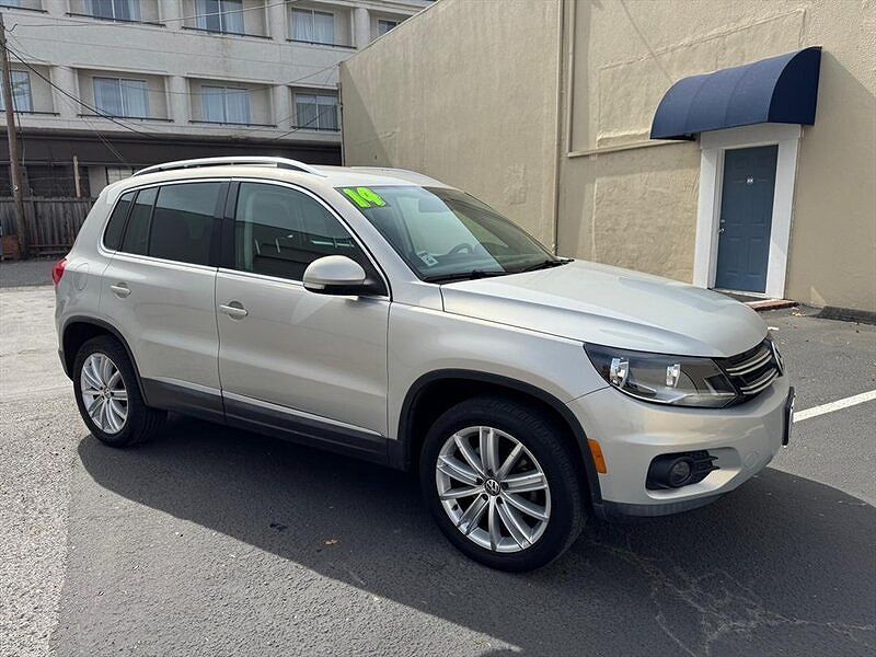 2014 VOLKSWAGEN Tiguan