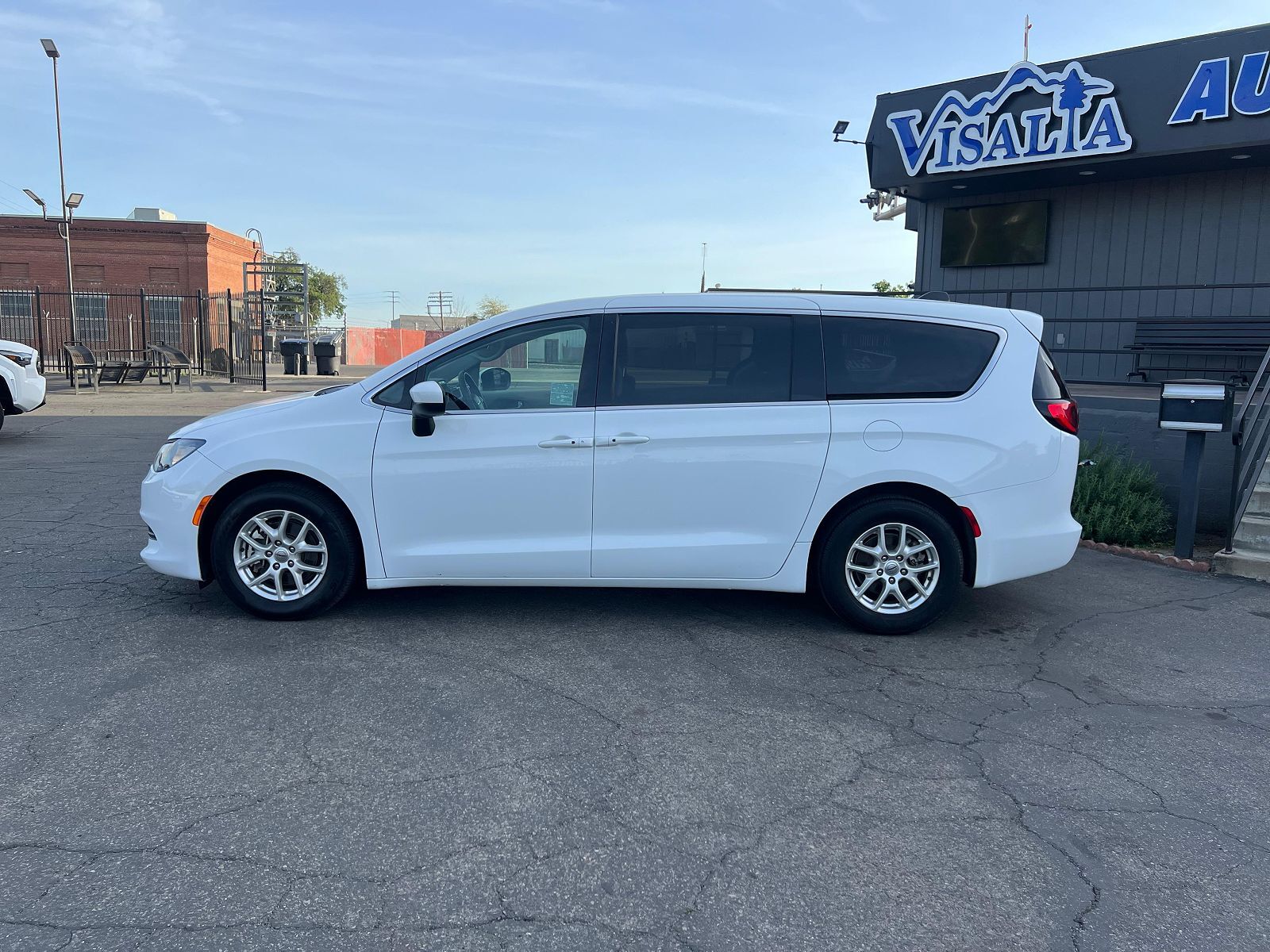 2023 CHRYSLER Voyager