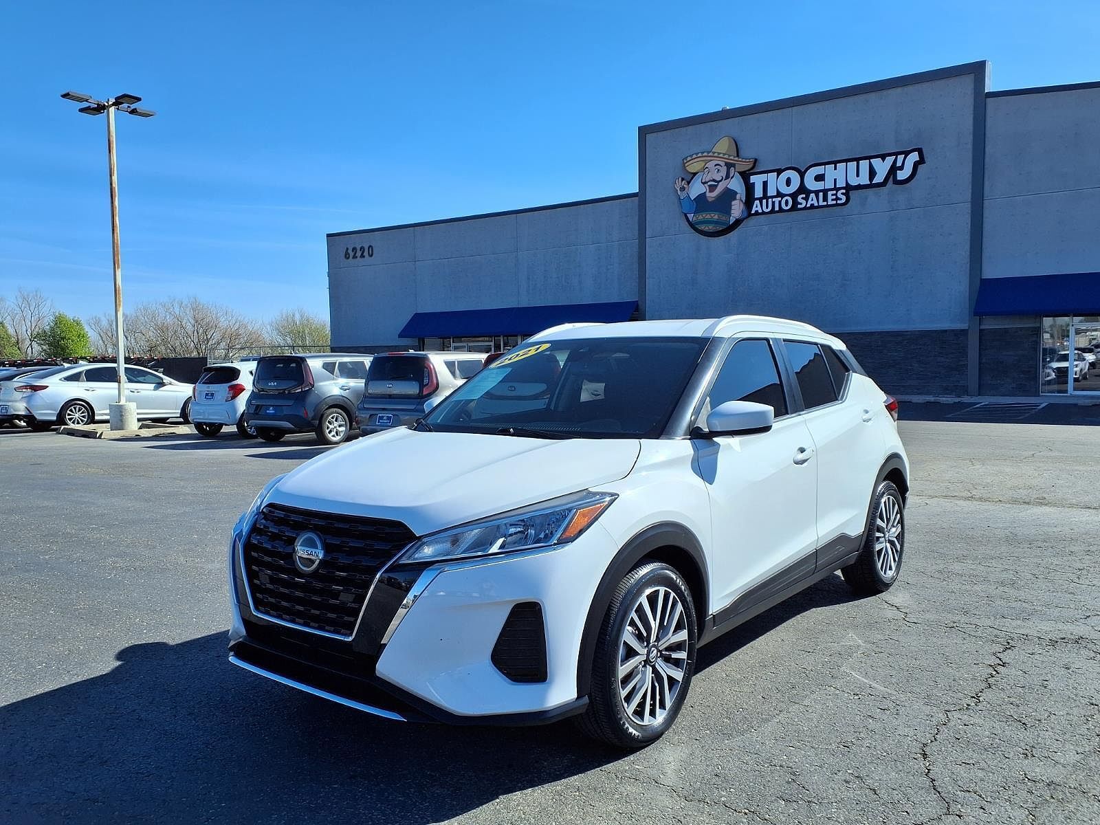 2021 NISSAN Kicks