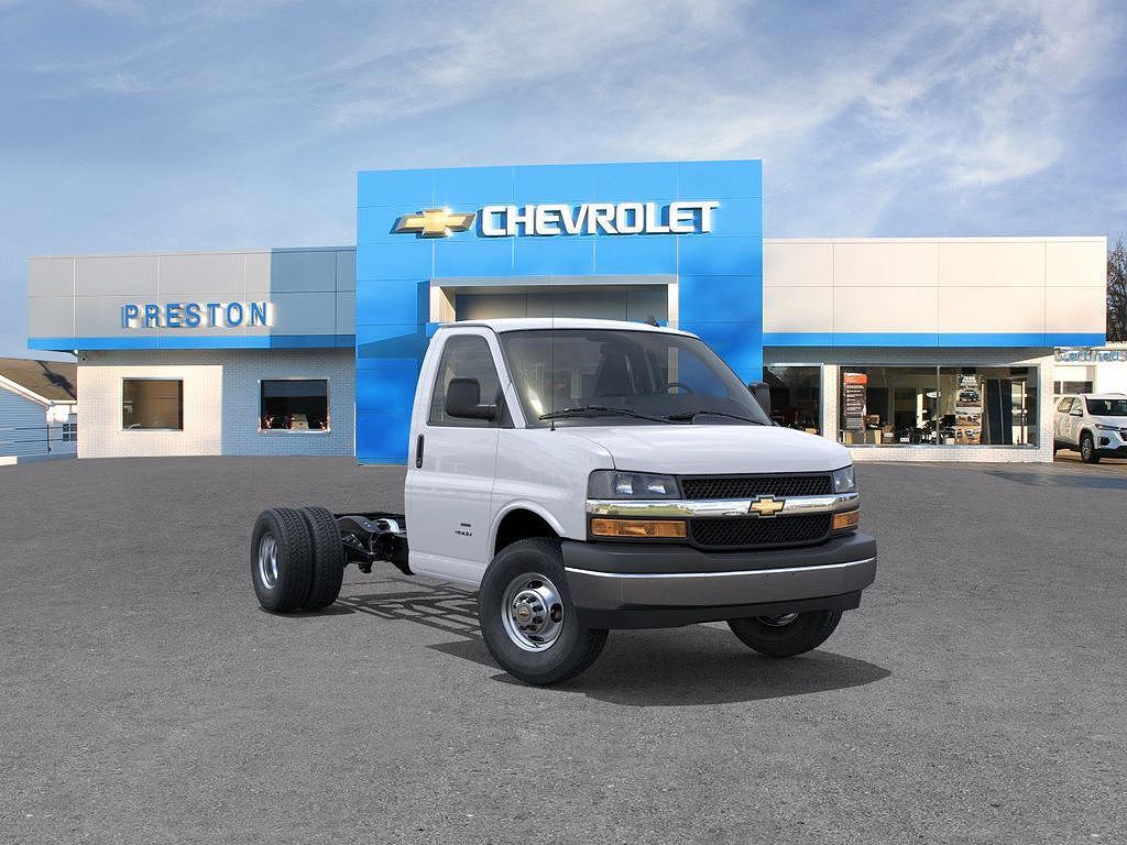 2025 CHEVROLET Express