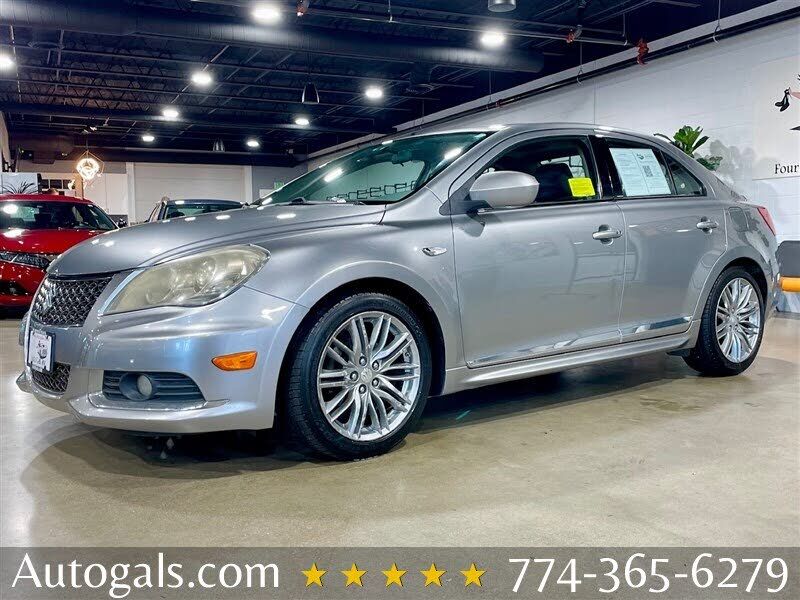 2011 SUZUKI Kizashi