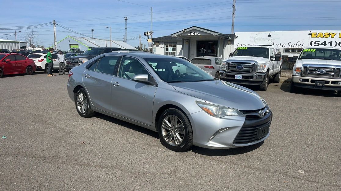 2016 TOYOTA Camry