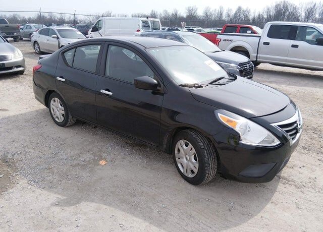 2017 NISSAN Versa
