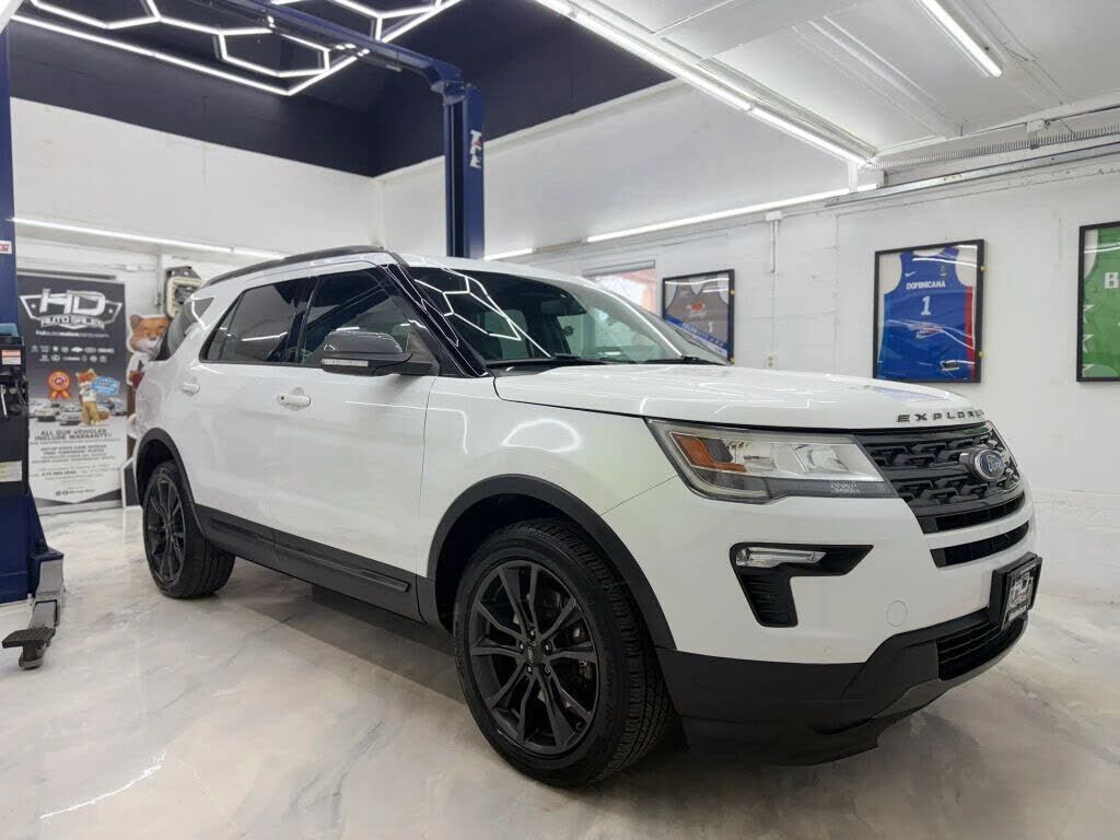 2018 FORD Explorer