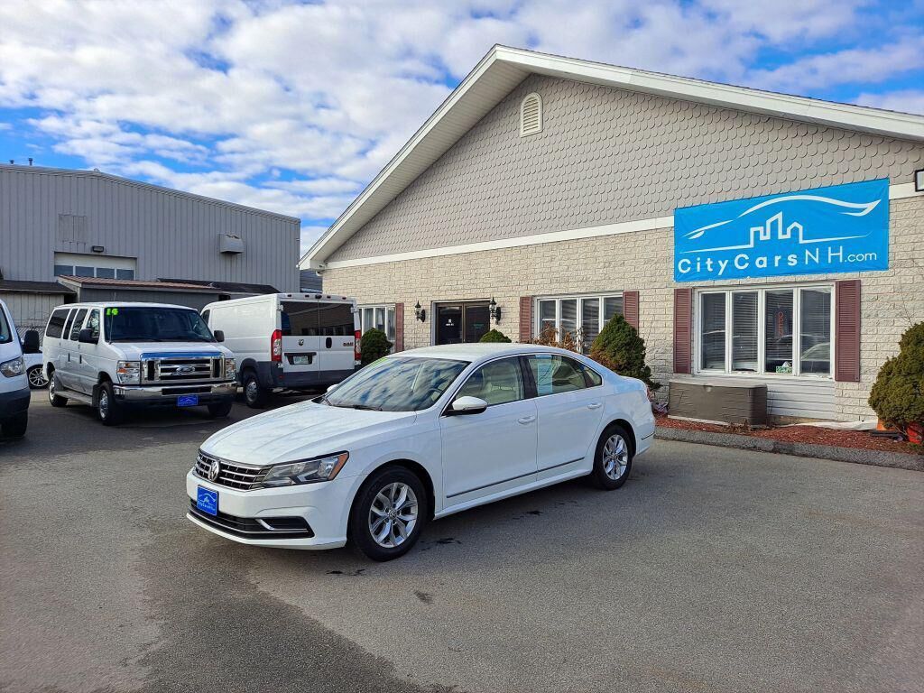 2017 VOLKSWAGEN Passat