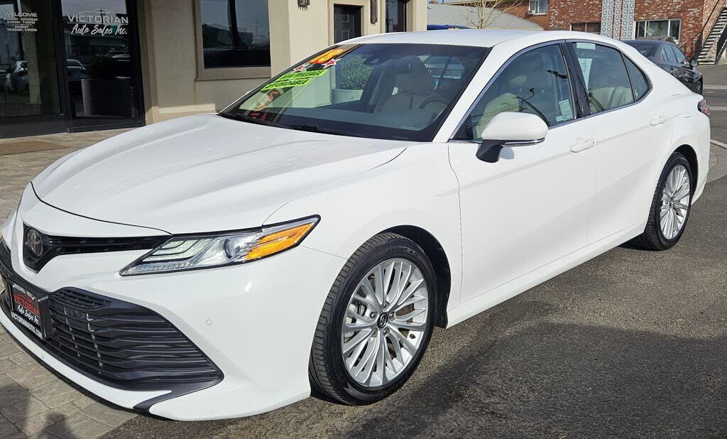 2018 TOYOTA Camry