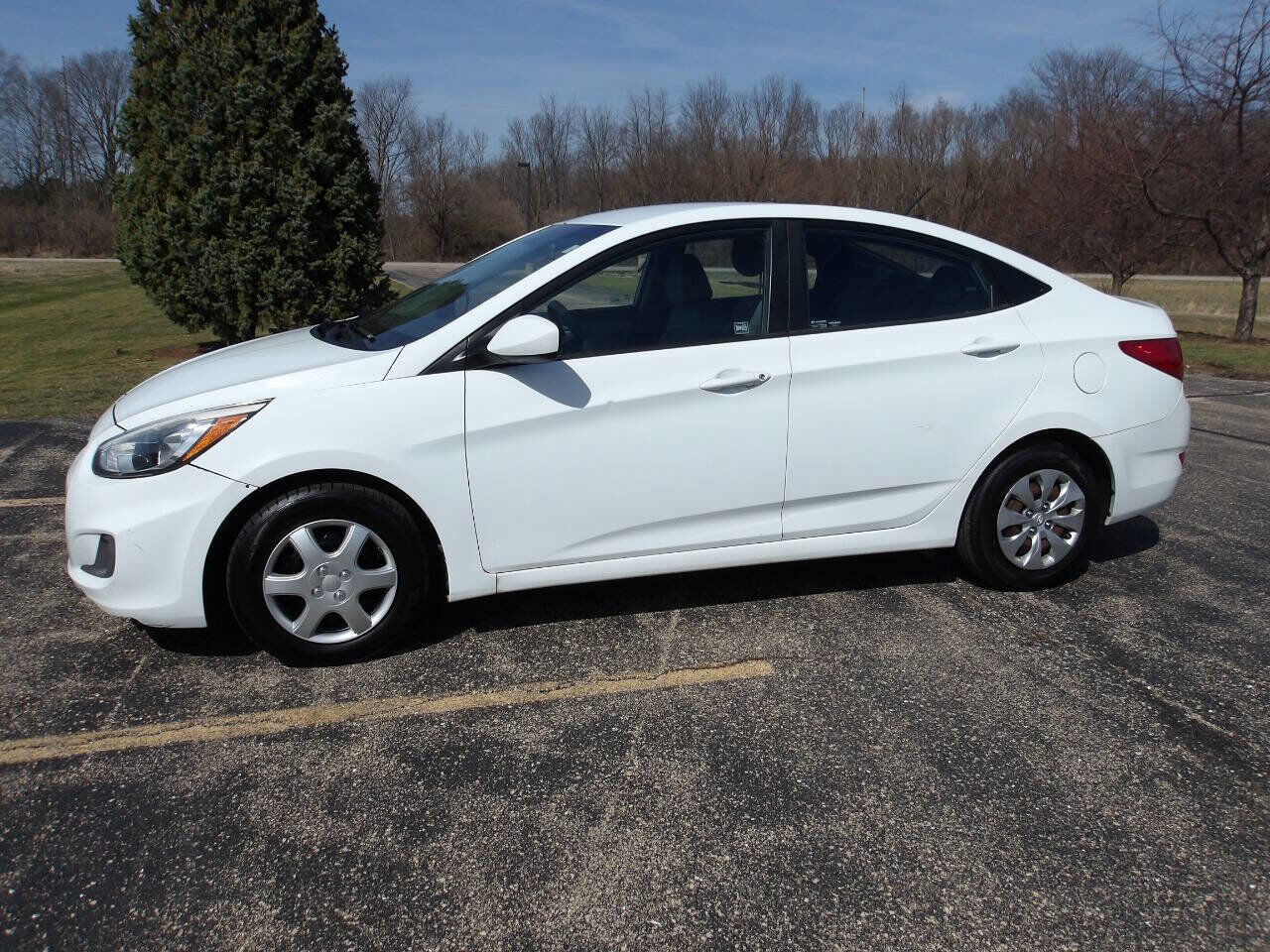 2015 HYUNDAI Accent