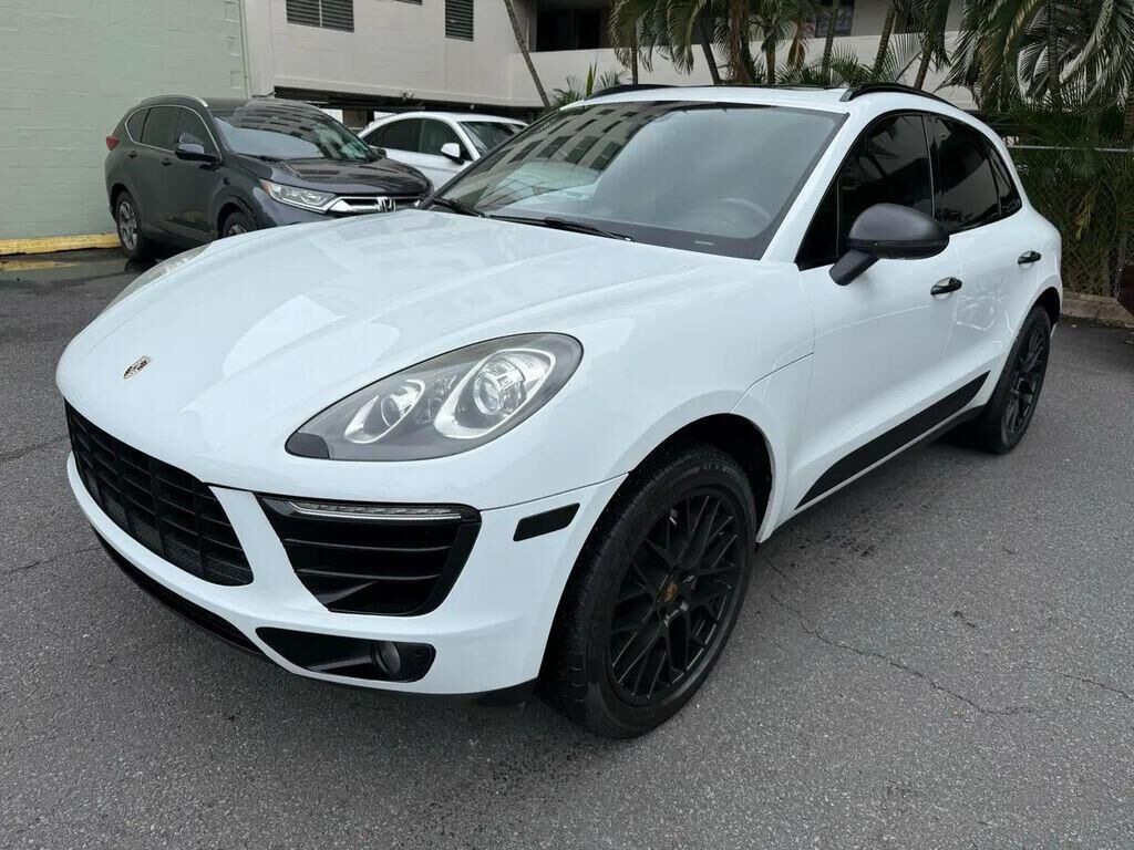 2017 PORSCHE Macan