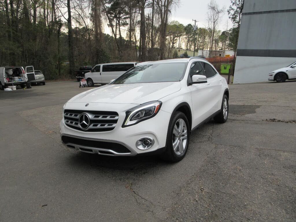 2020 MERCEDES-BENZ GLA-Class