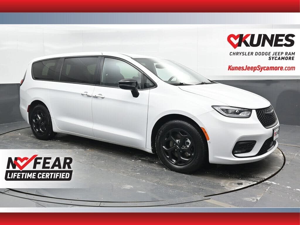 2024 CHRYSLER Pacifica