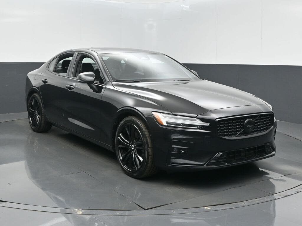 2024 VOLVO S60
