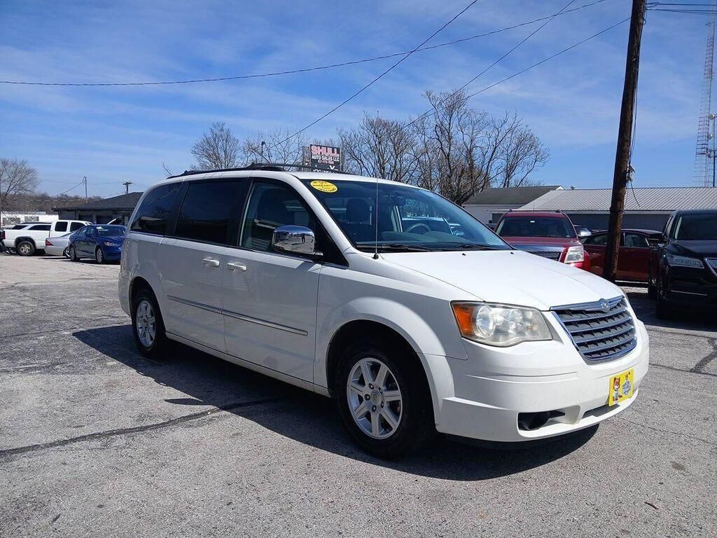 2010 CHRYSLER Town and Country
