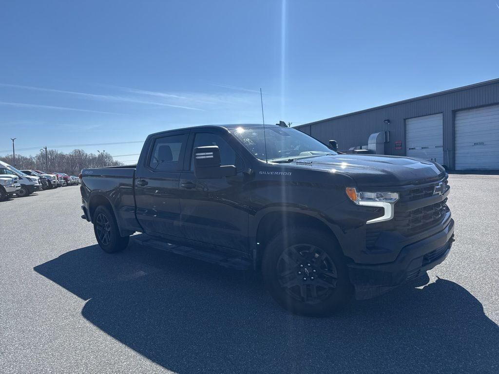 2024 CHEVROLET Silverado