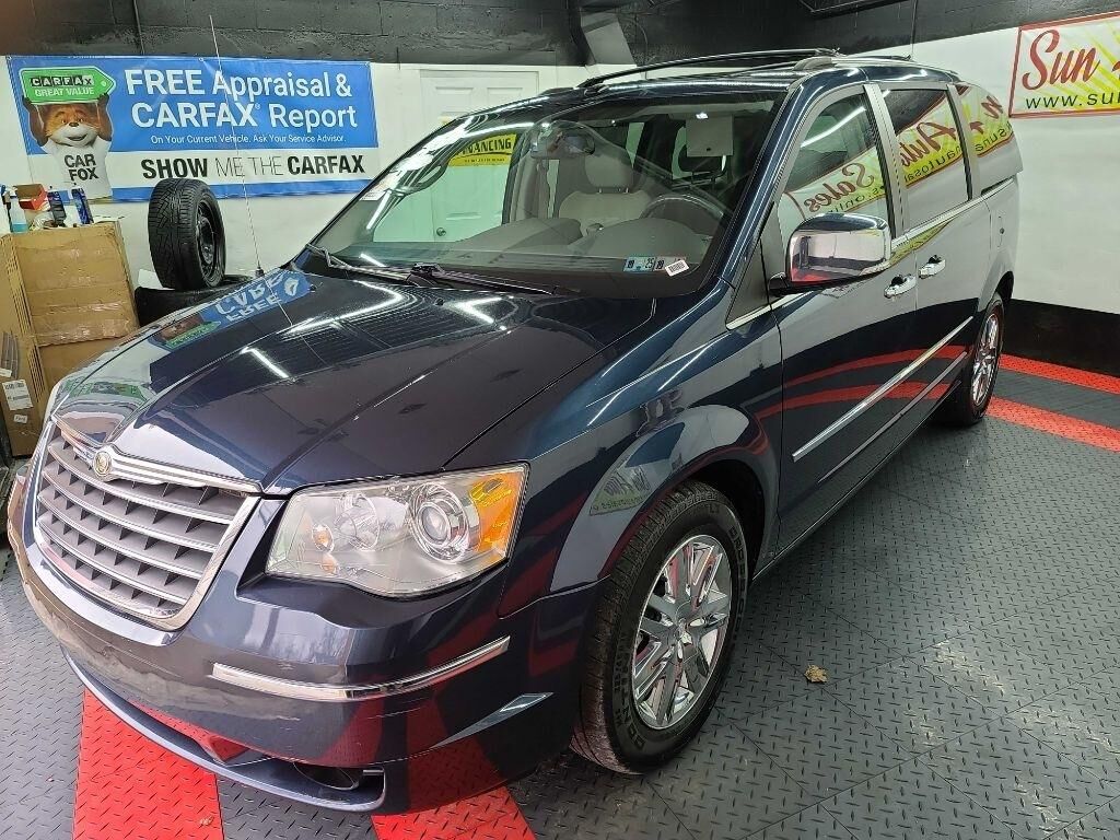 2009 CHRYSLER Town and Country