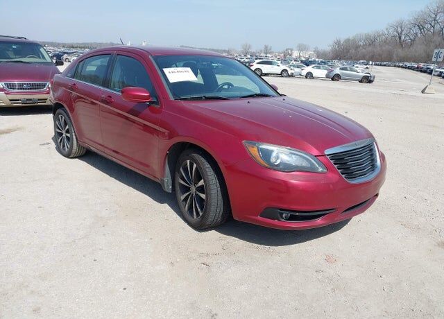 2013 CHRYSLER 200