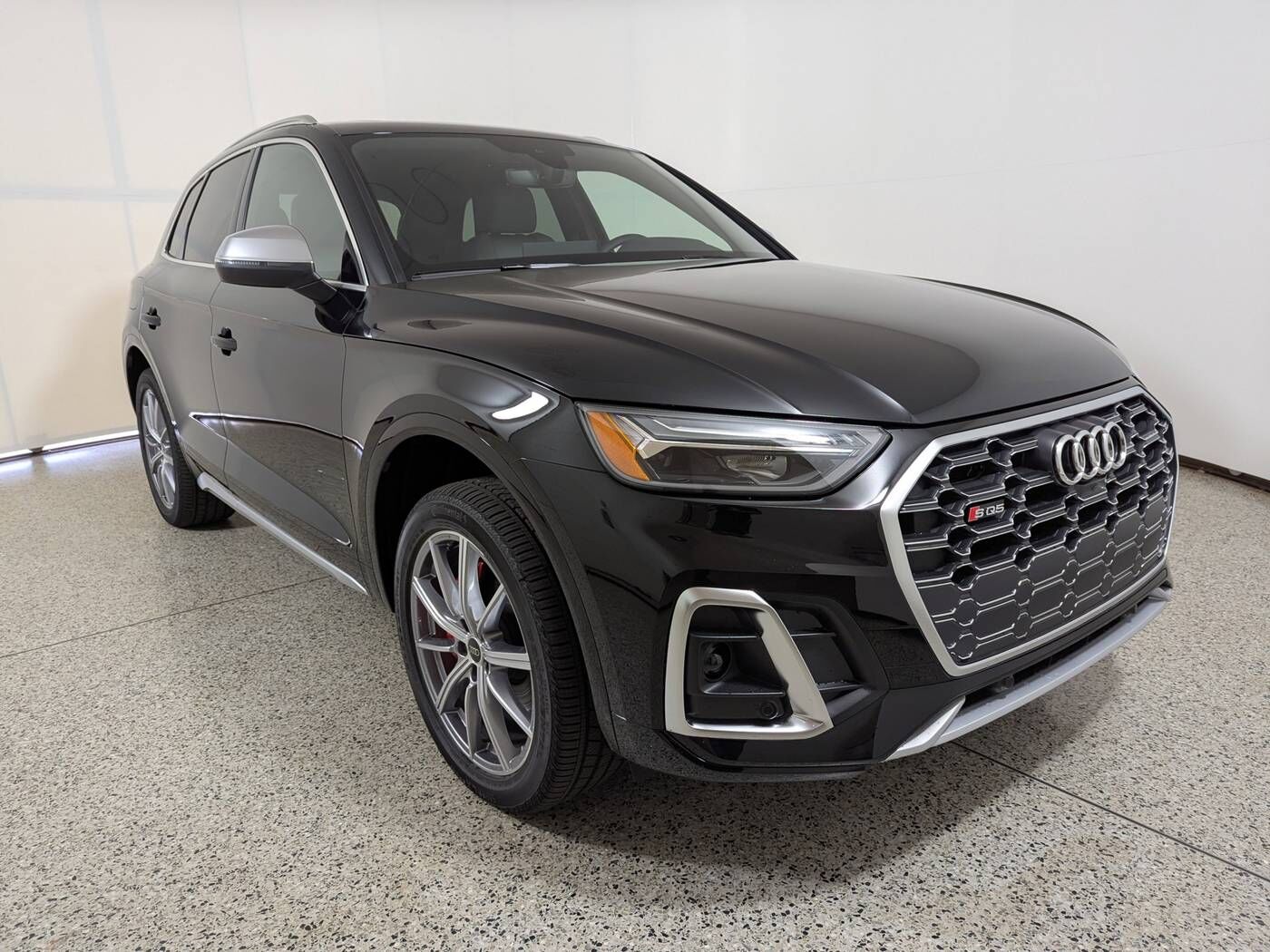 2025 AUDI SQ5