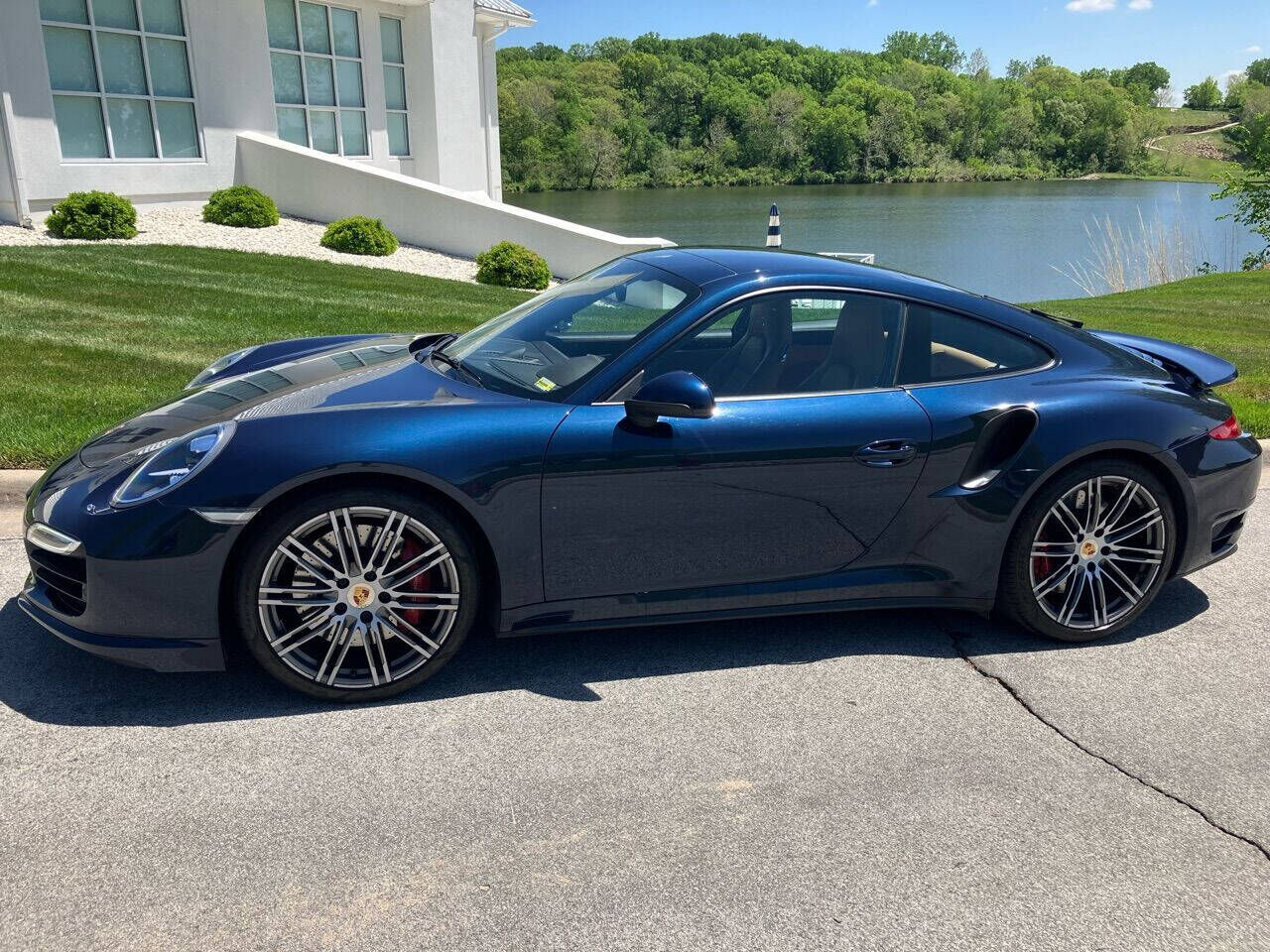2016 PORSCHE 911