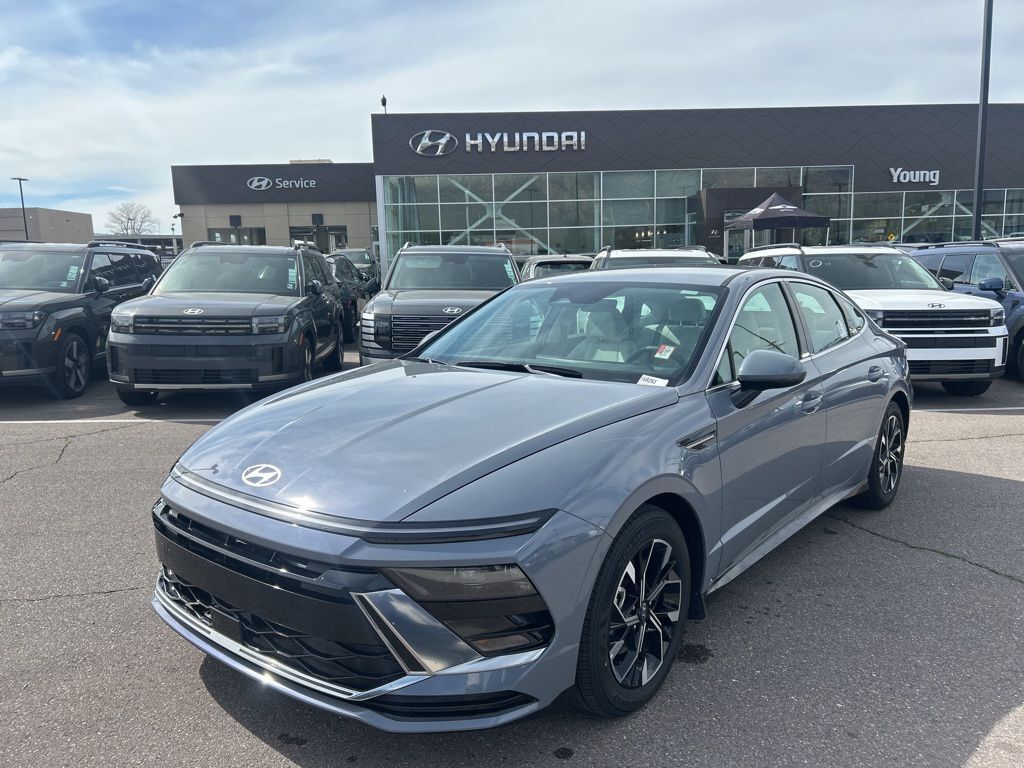 2025 HYUNDAI Sonata
