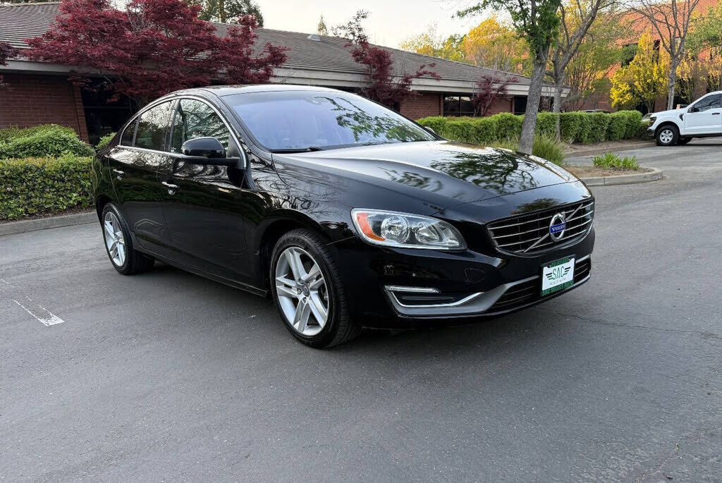 2015 VOLVO S60