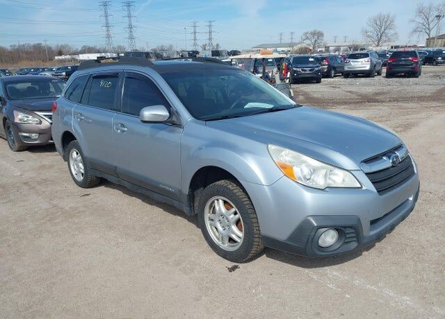2013 SUBARU Outback