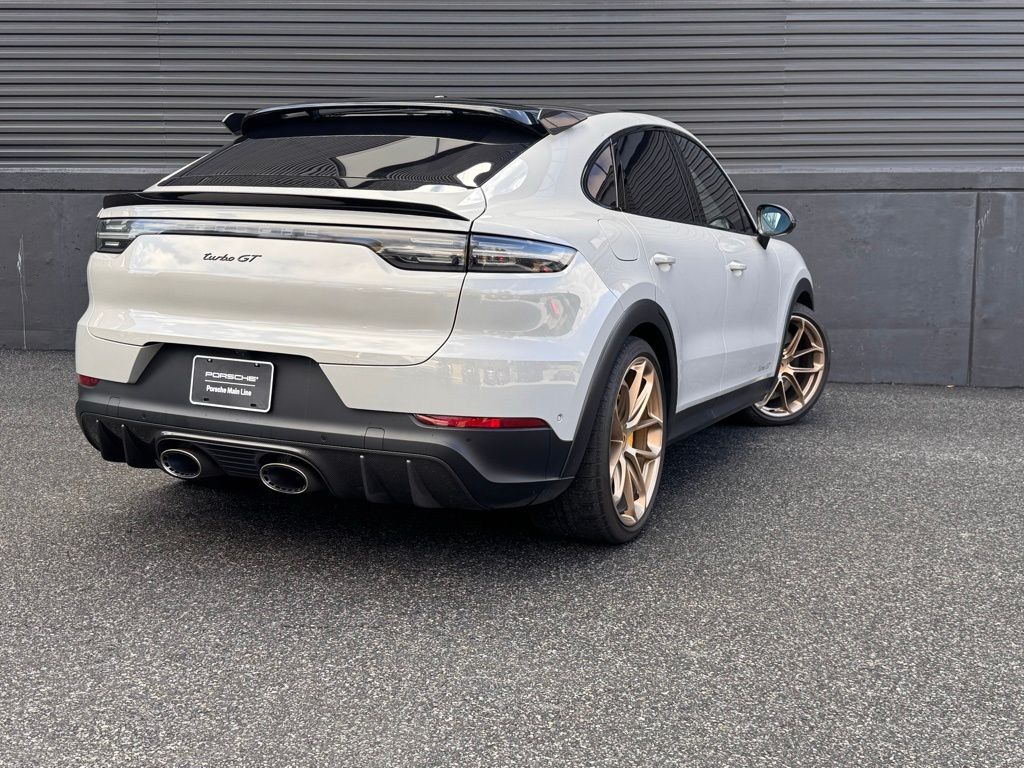 2023 PORSCHE Cayenne