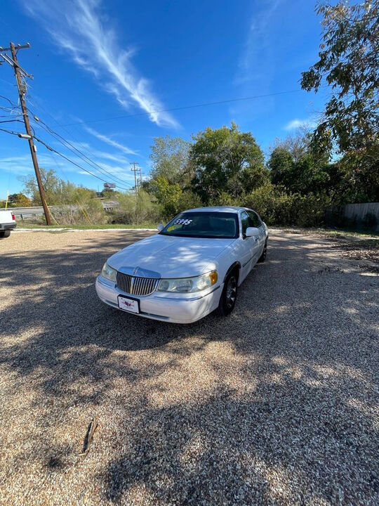 2002 LINCOLN Town Car