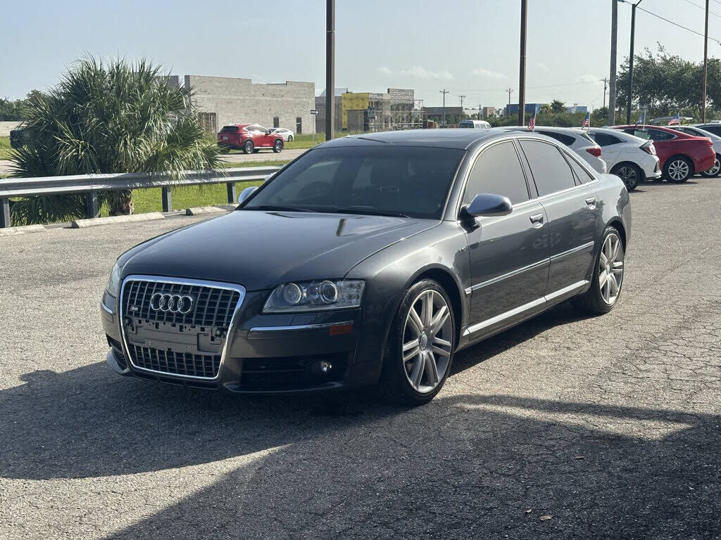 2007 AUDI S8