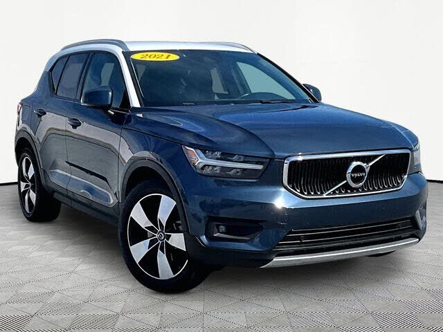 2021 VOLVO XC40