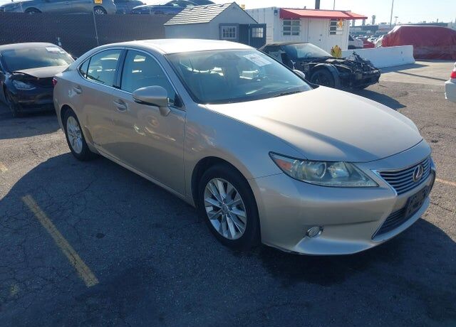 2013 LEXUS ES