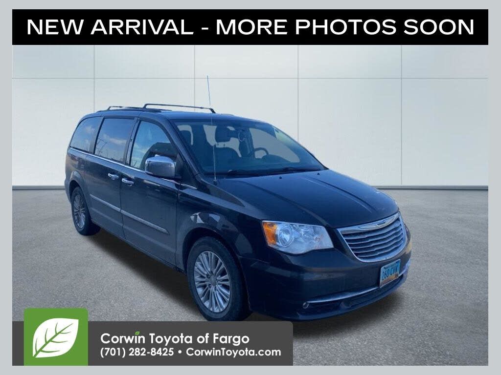 2015 CHRYSLER Town and Country