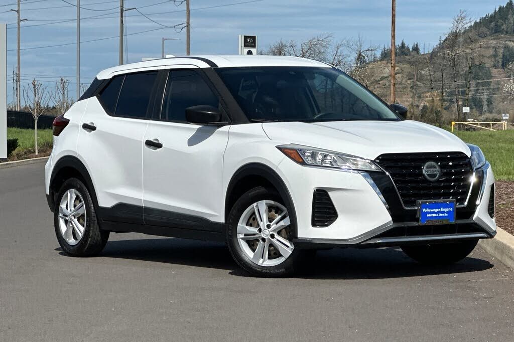 2021 NISSAN Kicks
